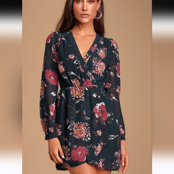 LULU'S Pretty Pretender Garden Girl Floral Wrap Mini Dress Navy Pink Small NWT - Picture 3 of 15